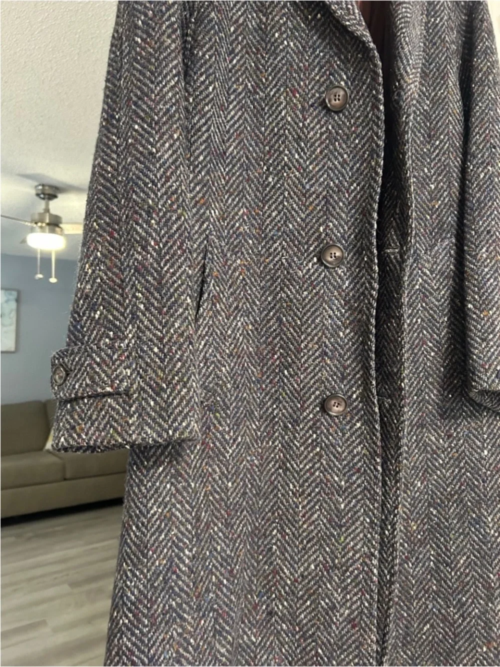 80s Donegal Tweed Men’s Wool Tweed Coat Herringbone Overcoat Made in Ireland